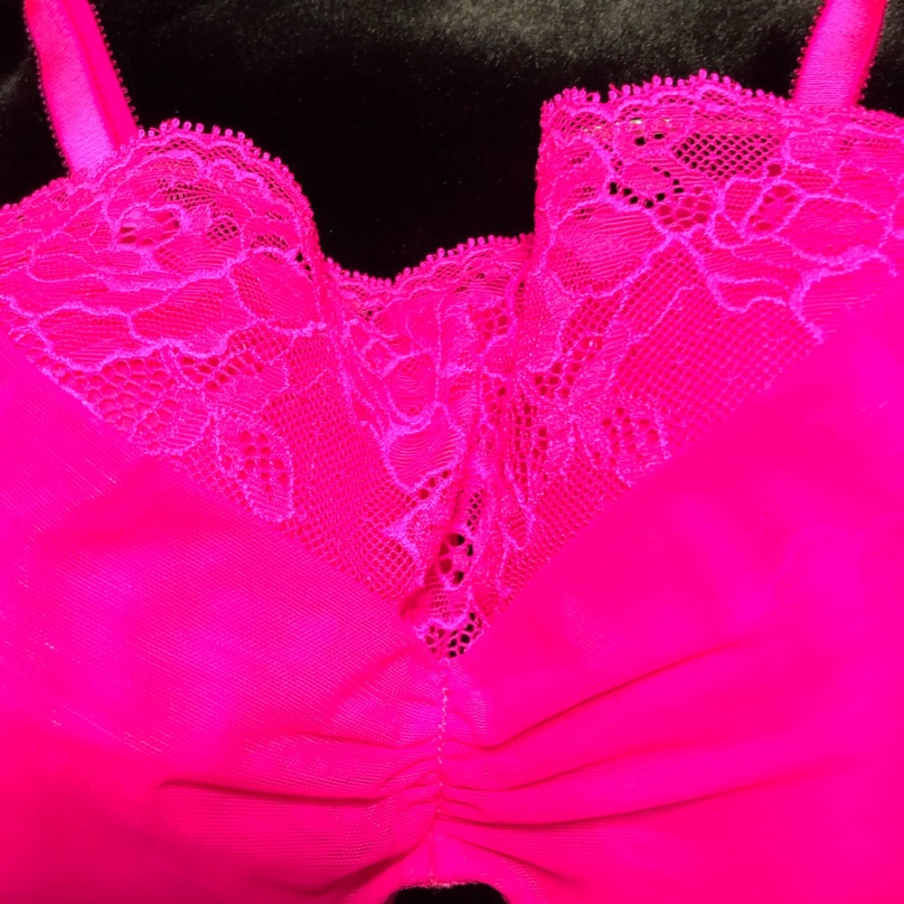 NWOT Victorias Secret 36D Hot Pink Cami Push-Up Underwire Bra with Lace Overlay